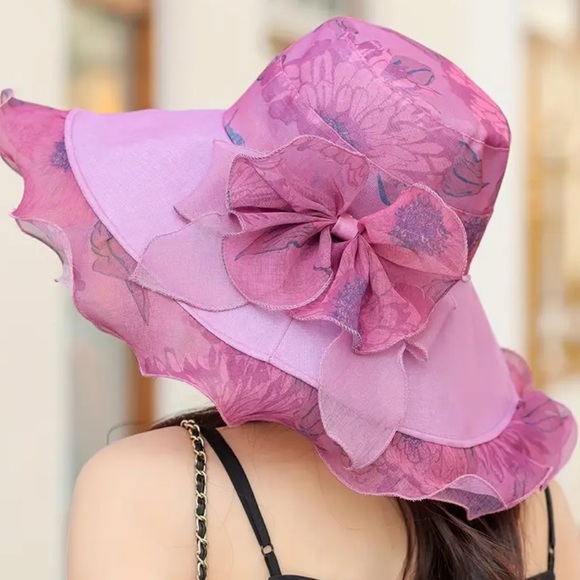 Accessories - Elegant Pink Floral Women's Hat